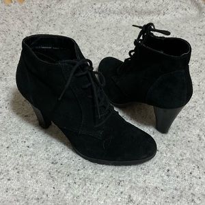 Suede heels booties